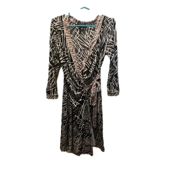 BCBG maxazria black white tan abstract patterned wrap dress long sleeve sm - Picture 4 of 9